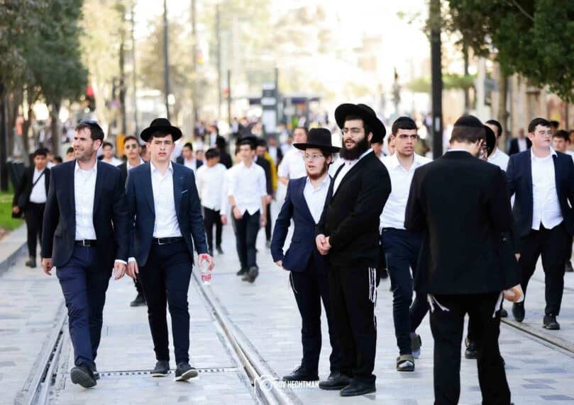 从西墙的信仰宣言，到耶路撒冷为维护犹太国家形象而进行的斗争，再到特拉维夫市中心庆祝“万圣节”。三种不 ...