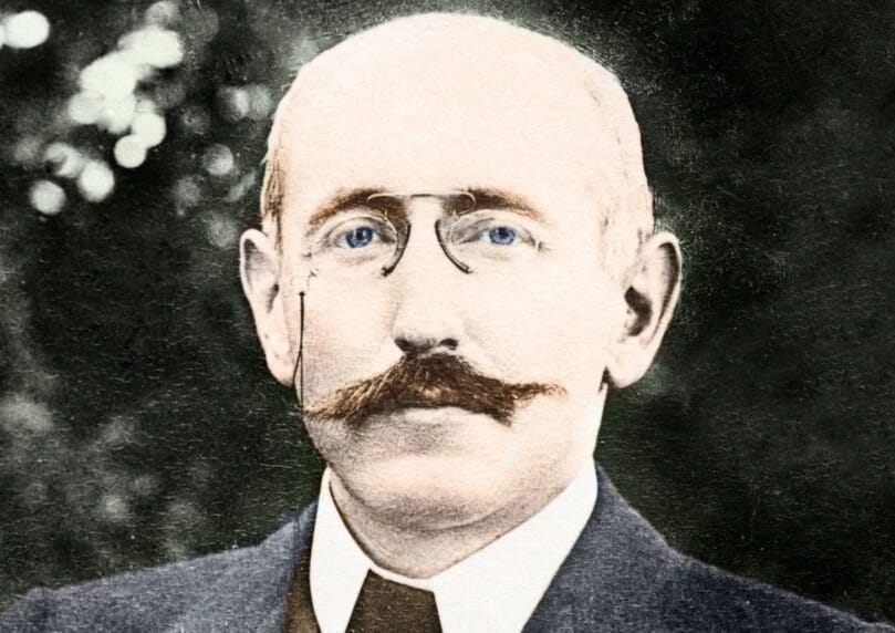 法国总统马克龙和总理签署命令，将在1894年因反犹审判被错判的犹太裔军官阿尔弗雷德·德雷福斯追授为“准将 ...