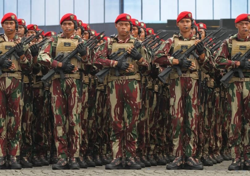 印尼军方宣布计划向加沙地带部署最多8000名士兵执行维和任务。