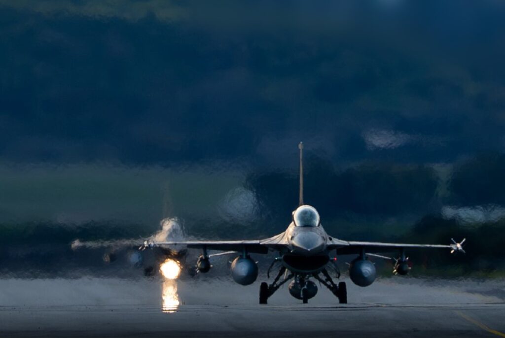 以色列和美国在对伊朗的战役中取得了历史性的压倒性胜利，伊朗已丧失了大部分军事和政治力量。 ... ... ...