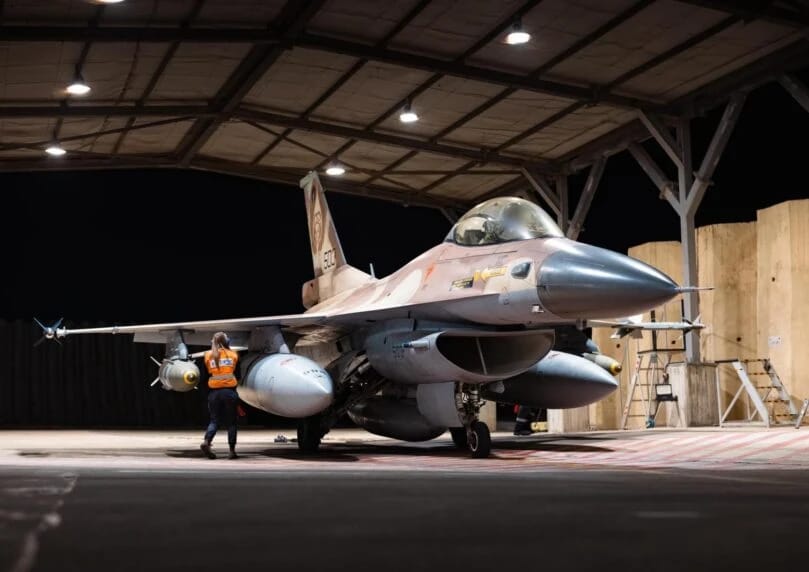 以色列国防军袭击了一家供应敏感化学材料的伊朗工厂。此举旨在破坏非常规武器生产链，并已采取措施减少平民 ...