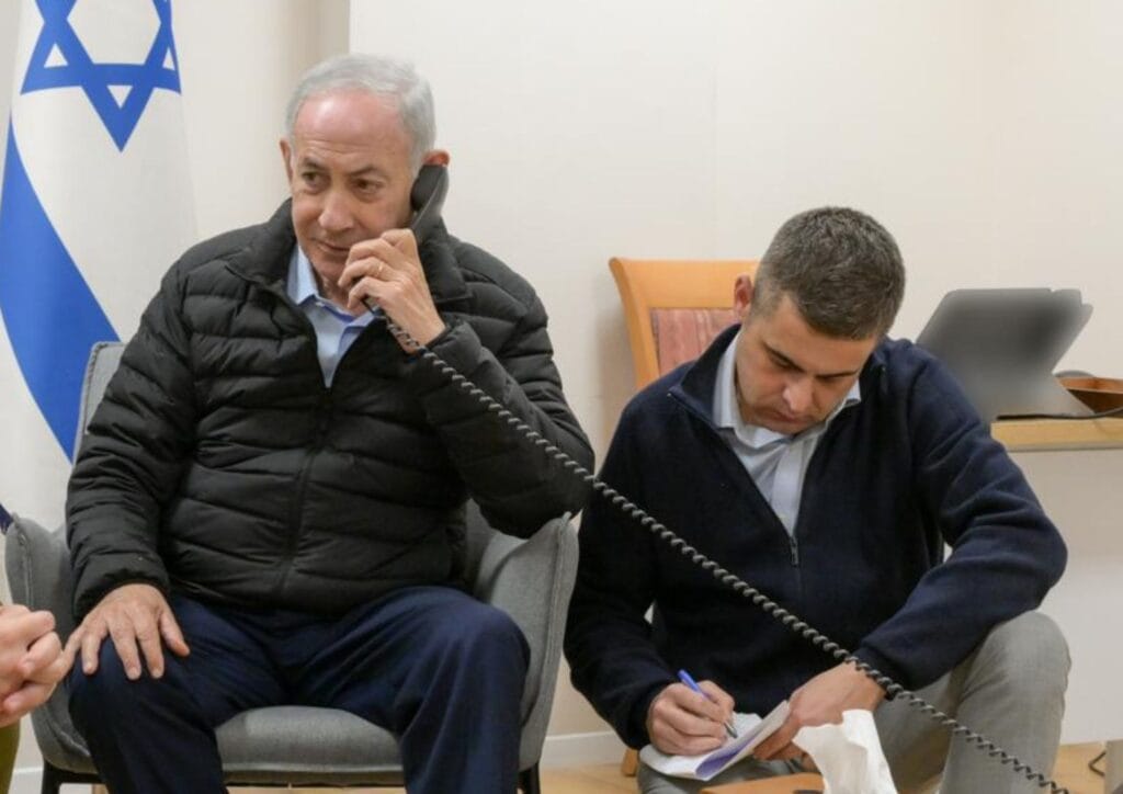 以色列总理内塔尼亚胡接受了其发言人齐夫·阿格蒙的道歉。阿格蒙此前曾因争议言论引发关注，目前应内塔尼亚 ...