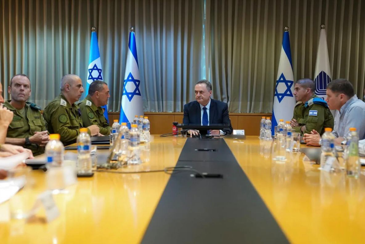 以色列国防部长伊斯雷尔·卡茨表示，以色列已为与伊朗再次开战做好准备，以色列国防军已完成防御与进攻部署 ...