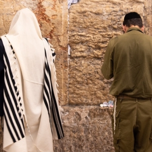 以决定全面控制加沙 总理与参谋长冲突升级 杀人犯成百万富翁 英皇家空军支援人质侦察 ...